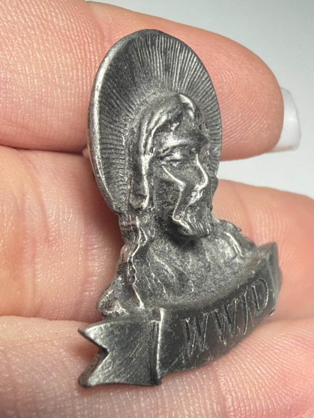 WWJD Jesus Pin Signed JJ 1980s Vintage 1 inch - Picture 3 of 7